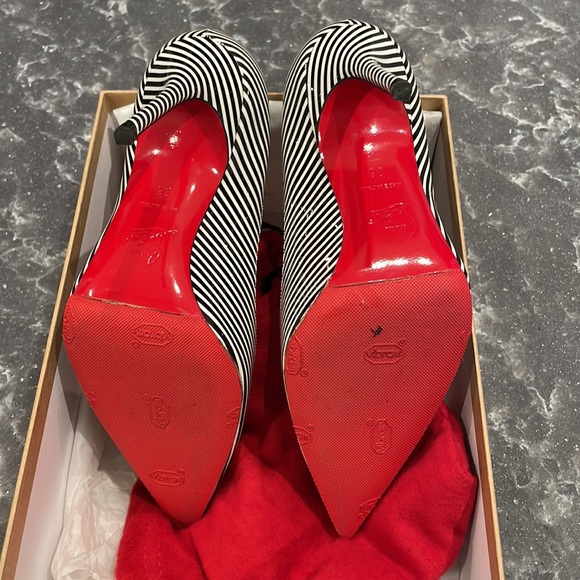 Christian Louboutin décolleté patent stripes heel size 6. Like new - Picture 3 of 5